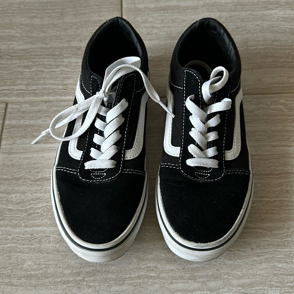 Black Vans size 4